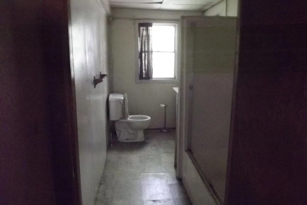 Bathroom before remodeling